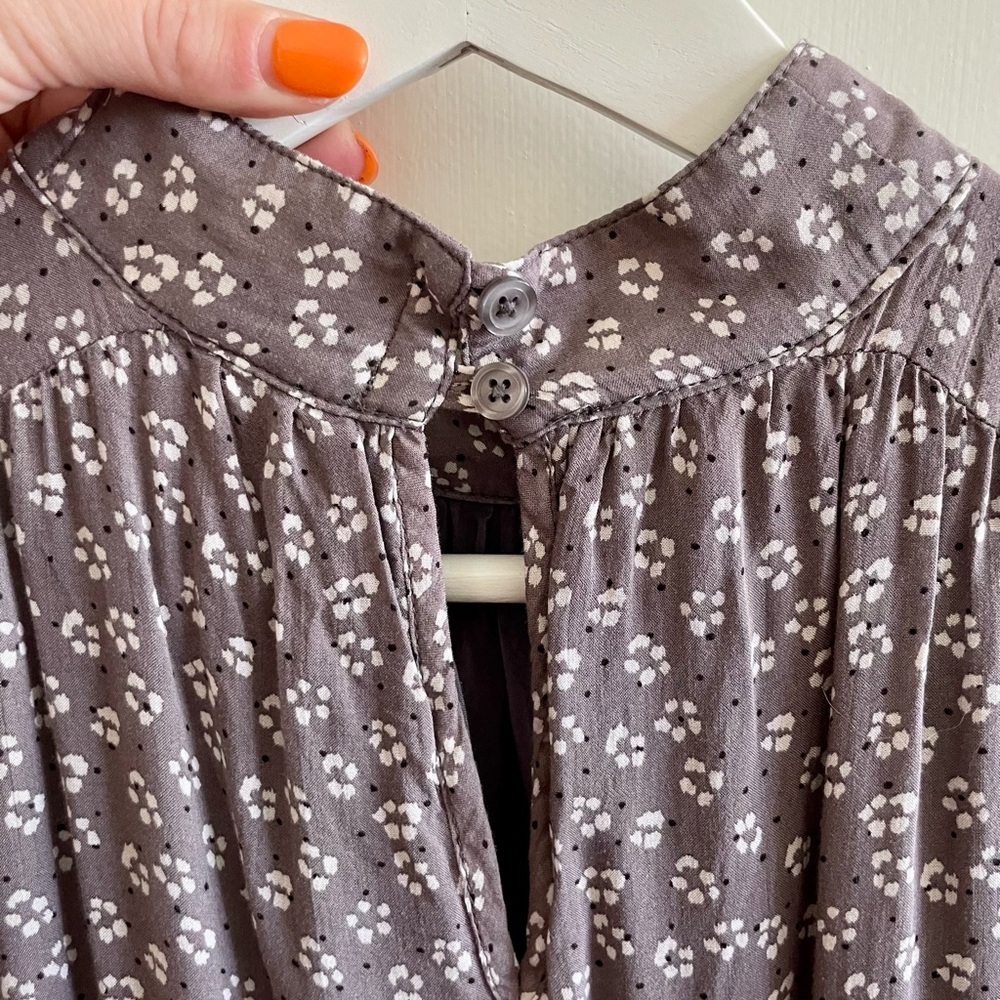 Cloth & Stone Blouse from Anthropologie - Picture 3 of 7